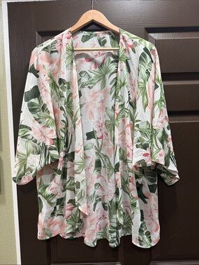 Like New Floral Sheer Kimono Swim Cover-Up in Pink & Green
